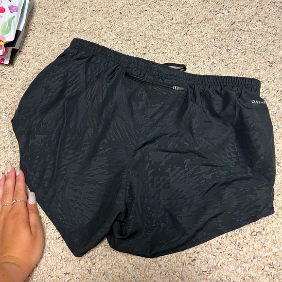 Nike running shorts - Picture 2 of 5